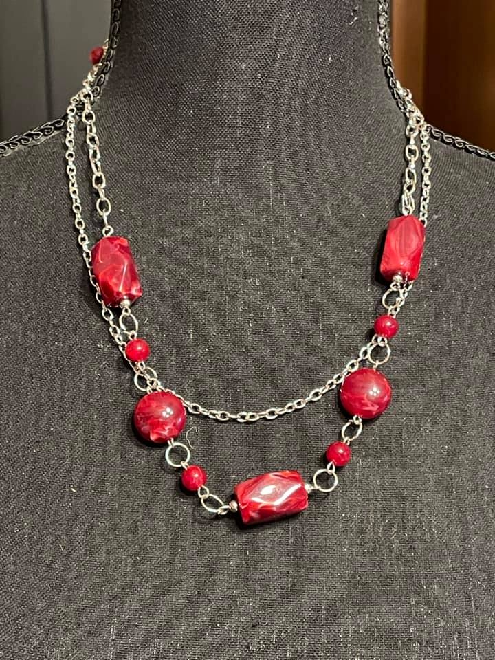 Colorfully Cosmopolitan Red short Necklace papa