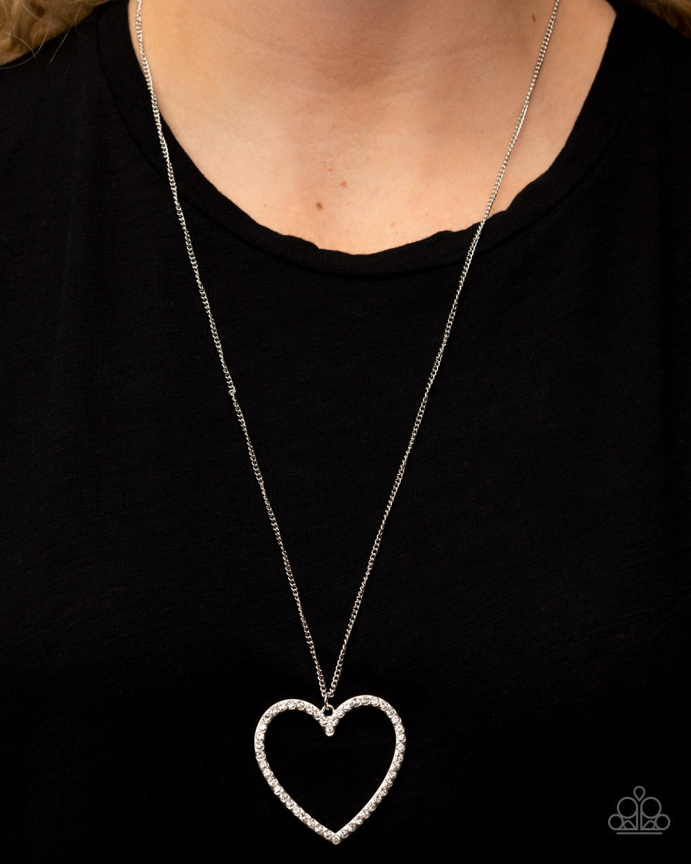 Va-Va-VALENTINE - White long necklace 590xx papa