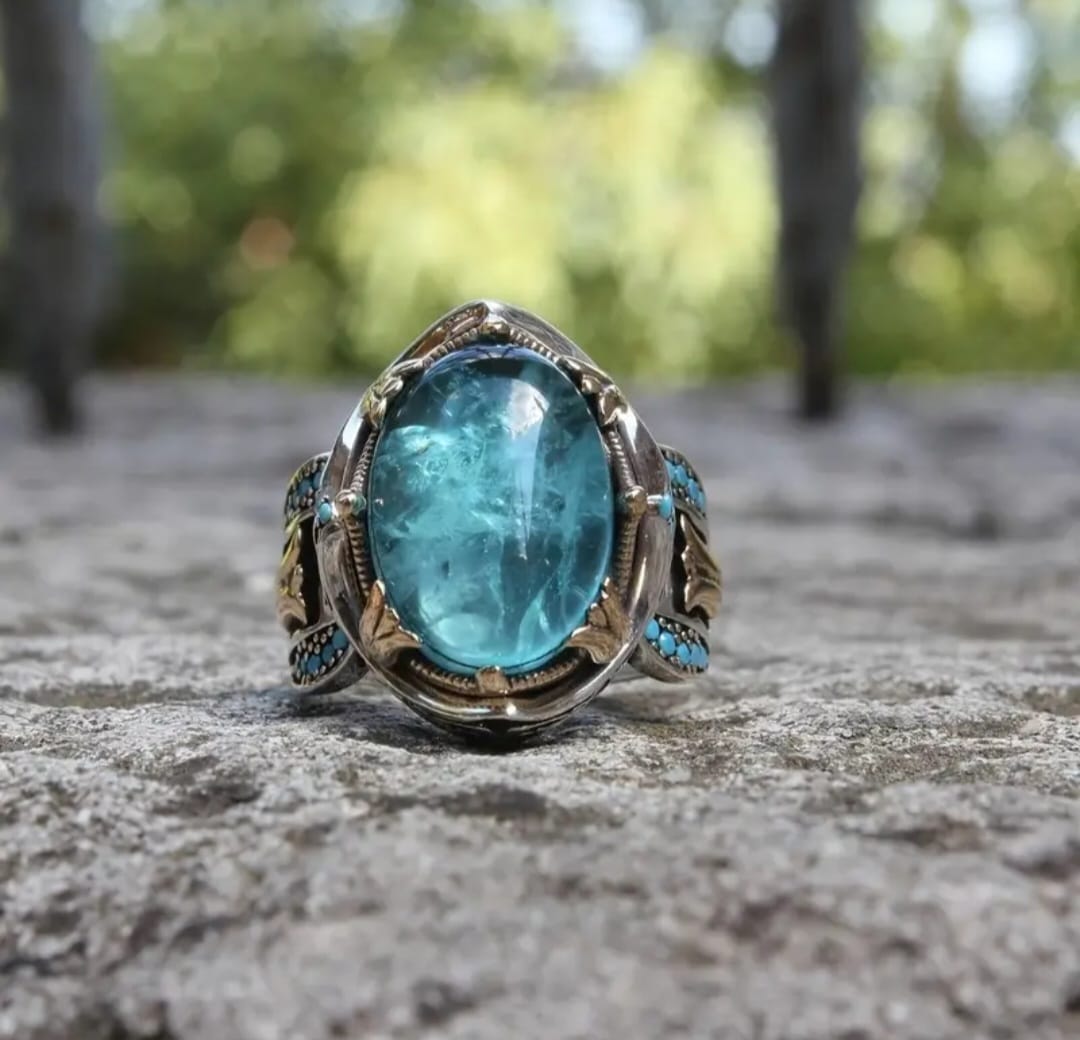 Deep with the glacier blue ring sz9 1098