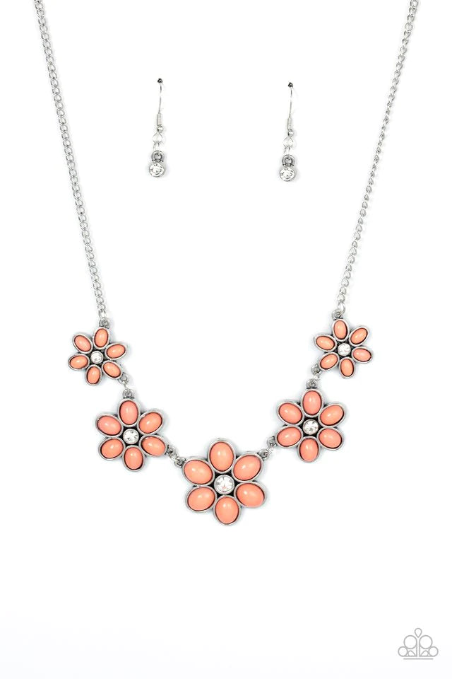 Prairie Party - Green orange short necklace