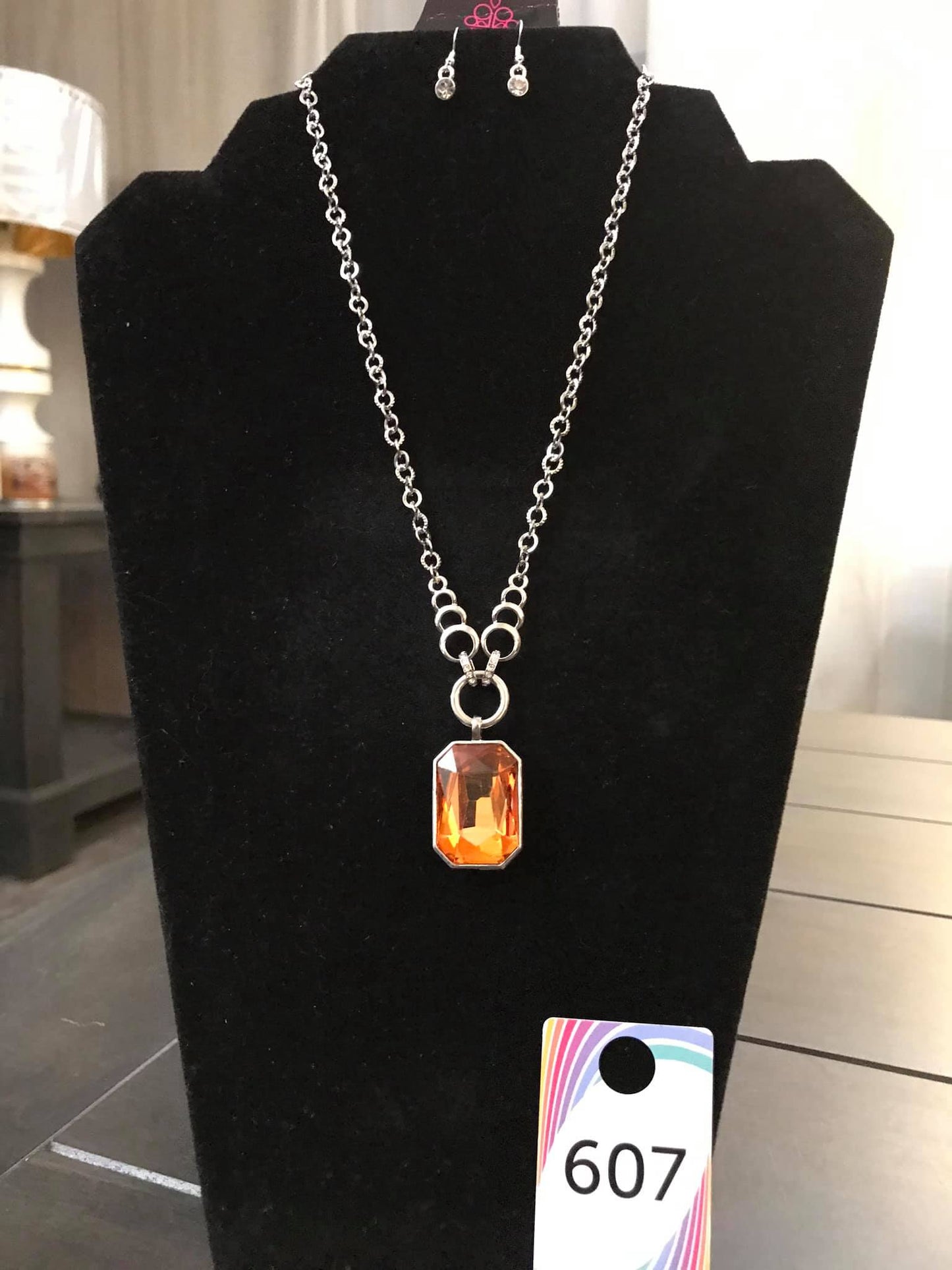 Queen bling orange Papa short necklace