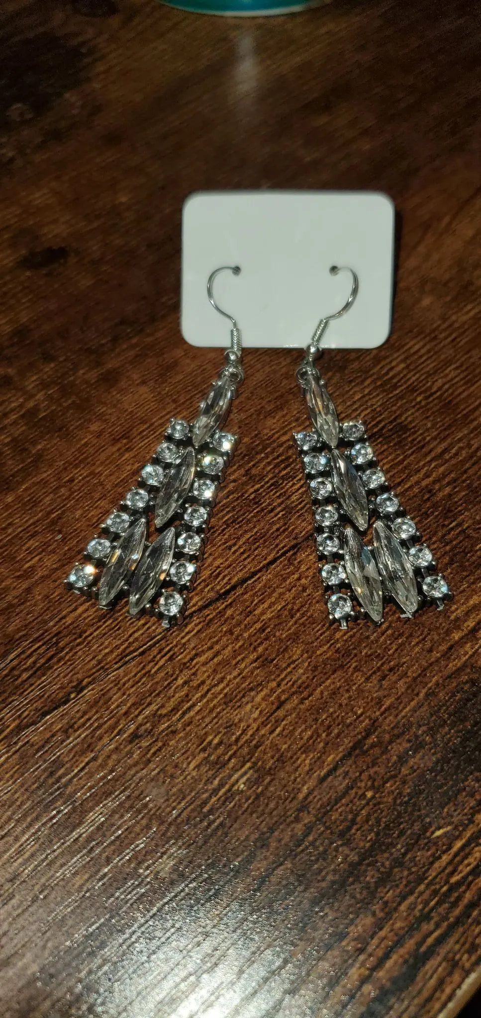 paris white earrings 9568