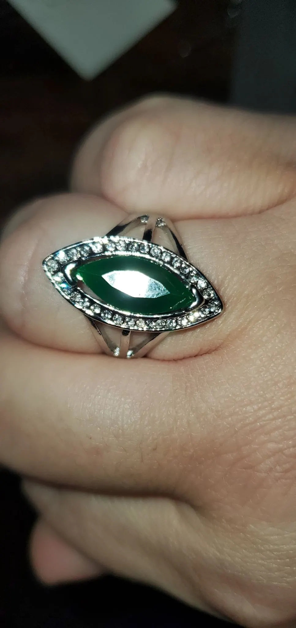 Desire green ring sz 9 band