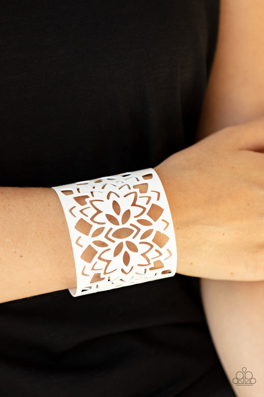 Hacienda Hotspot - White Bracelet cuff Papa