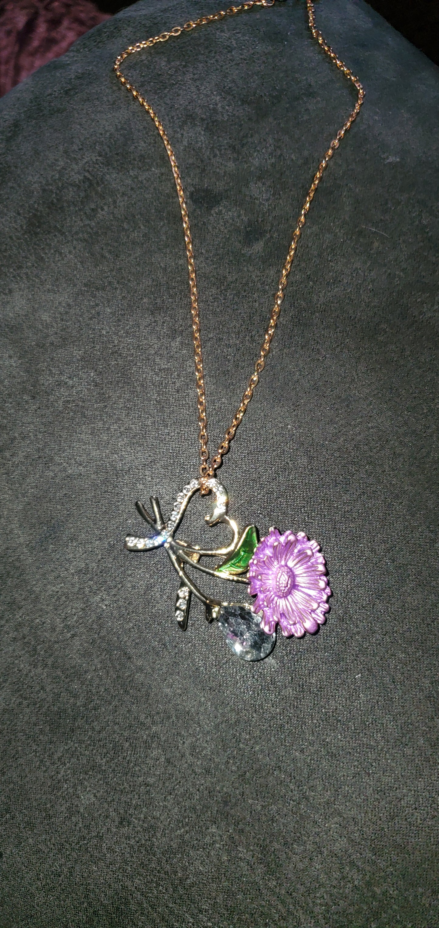 Purple lily flower short necklace