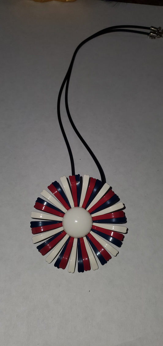 Usa flower short necklace 9339