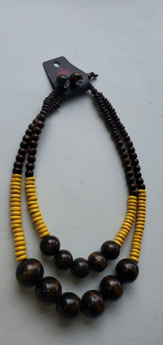 Banana yellow short wood layered necklace