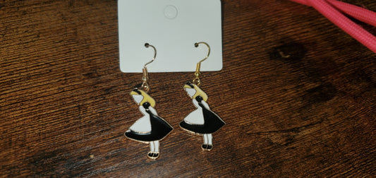 Alice wonderland gold earrings 8536