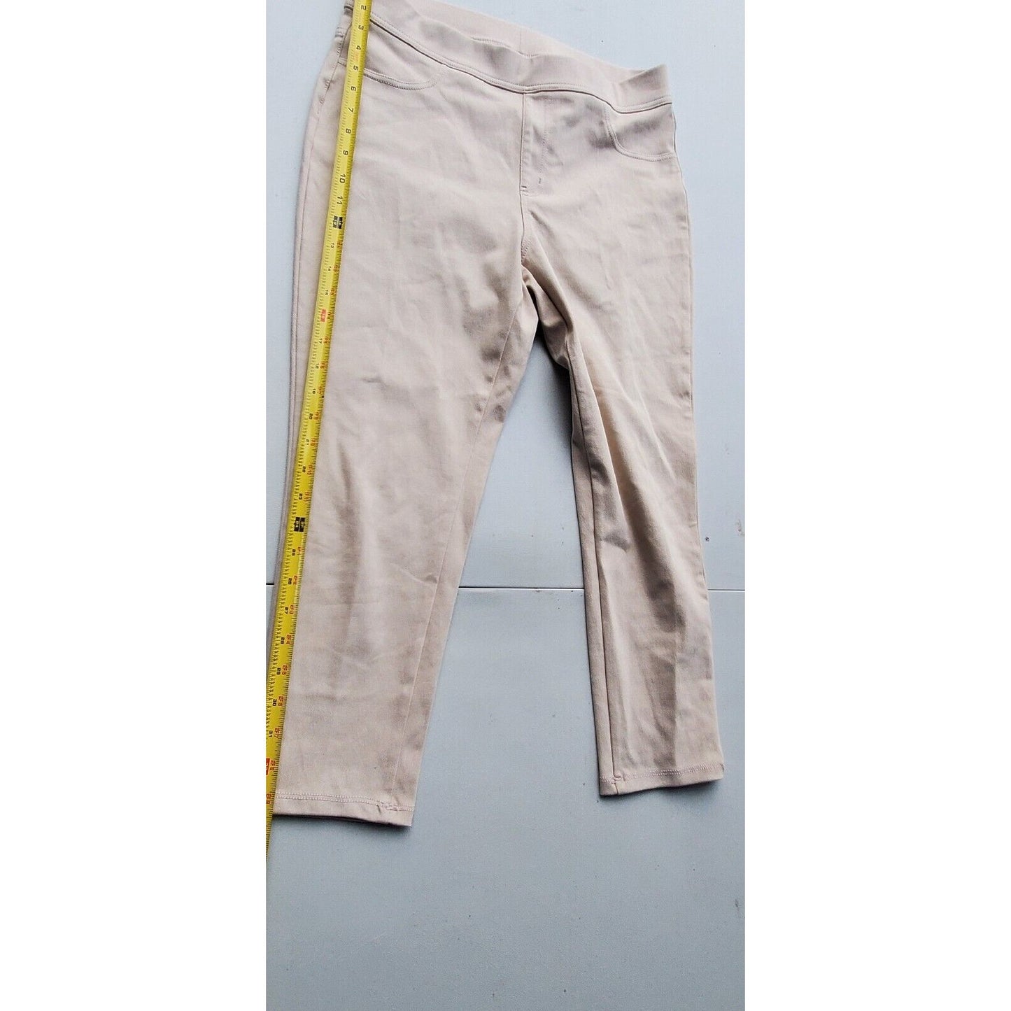 TIME & TRU LADIES CROPPED KHAKIS SZ 14  EUC