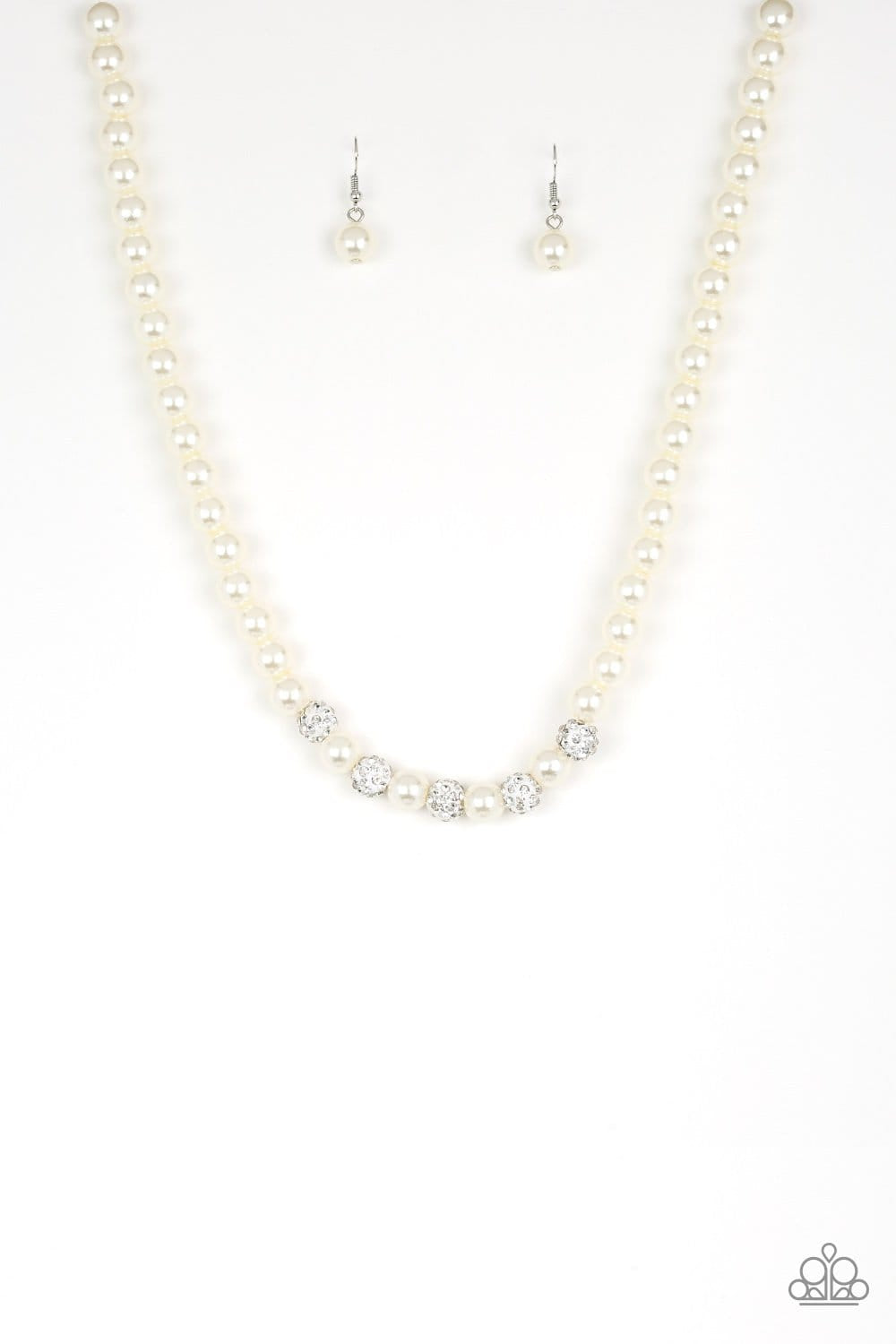 Posh Bosh short white Paparazzi necklace