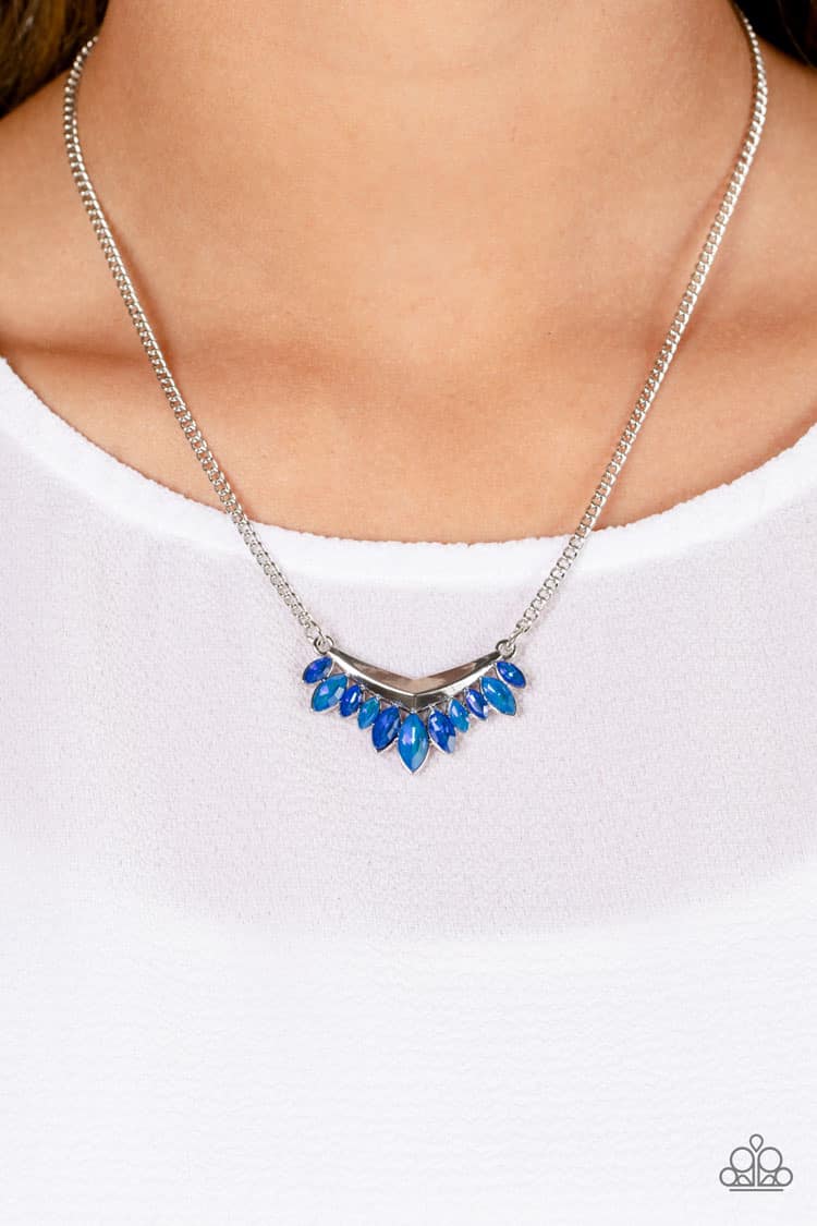 flash of Fringe blue pink short necklace papa