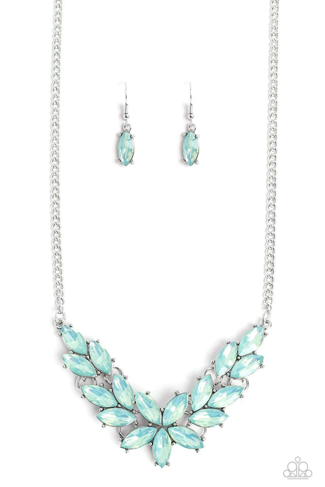 Ethereal Efflorescence - Green short necklace oil