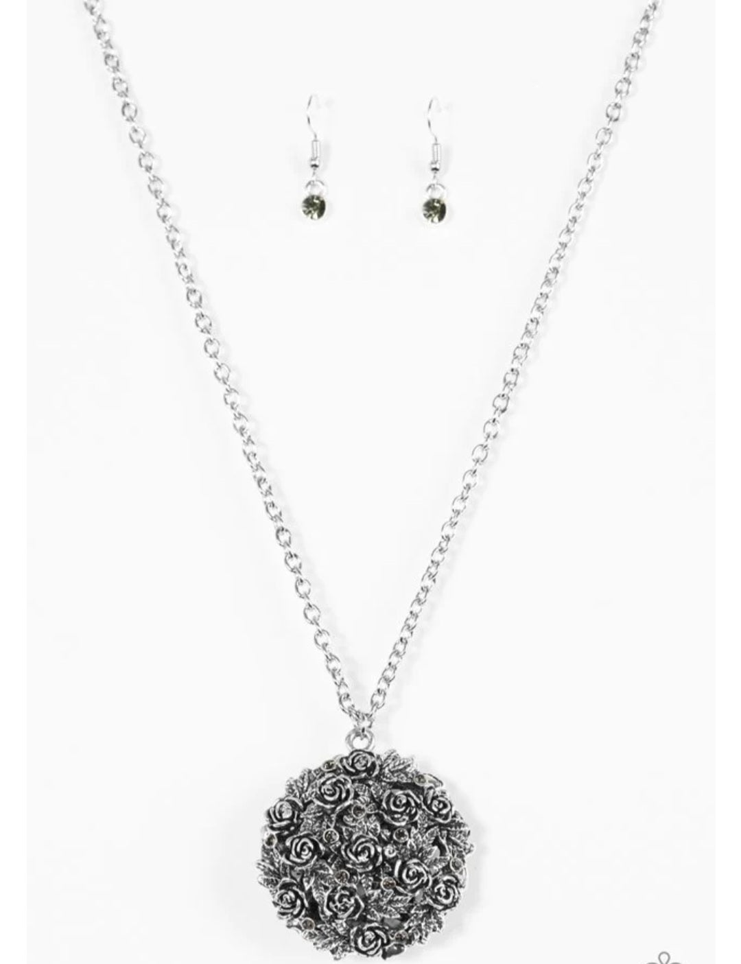 Rose bud long silver necklace papa