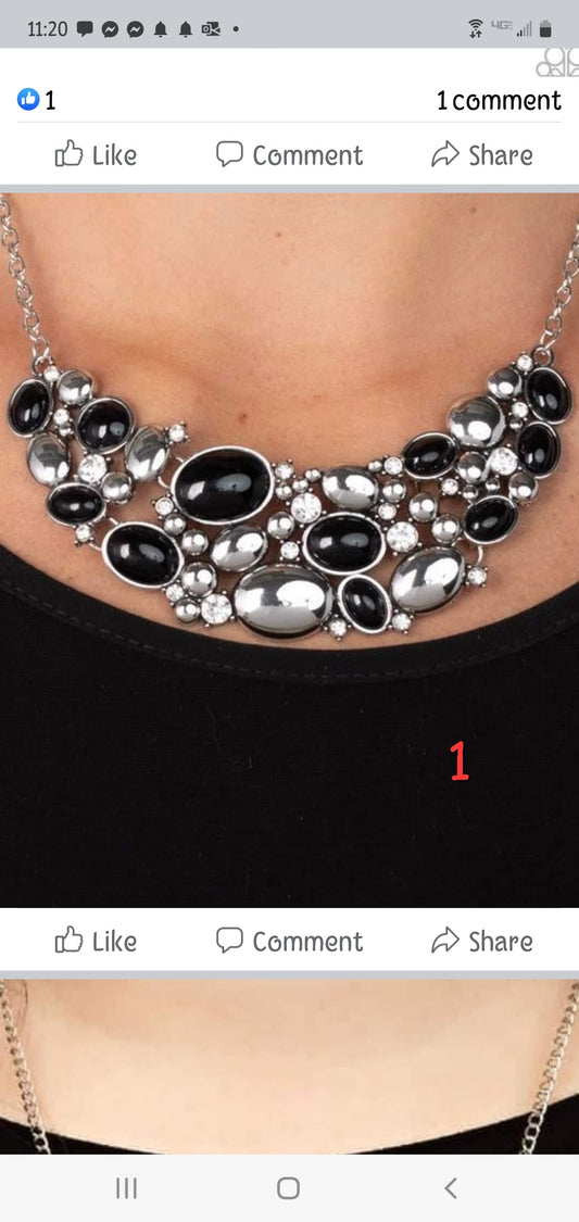 Lets statement black silver short necklace