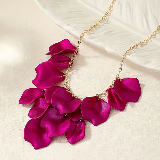 Valentine's pink petals short necklace gold 6816