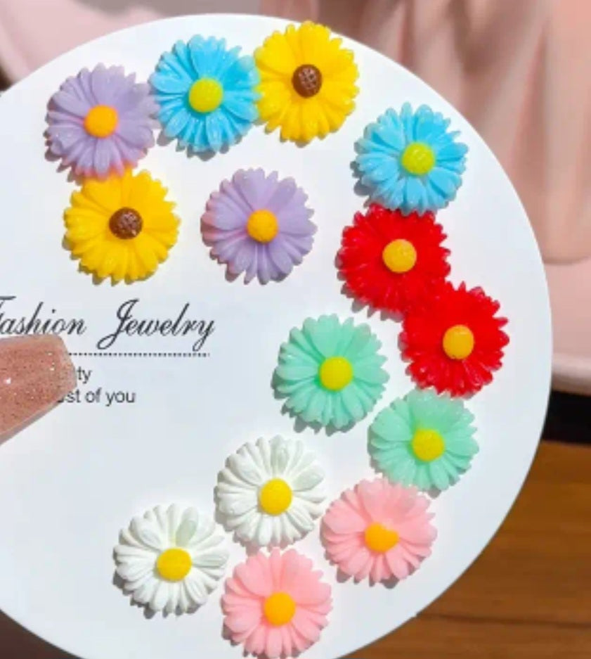 Stud daisy multiple post earrings