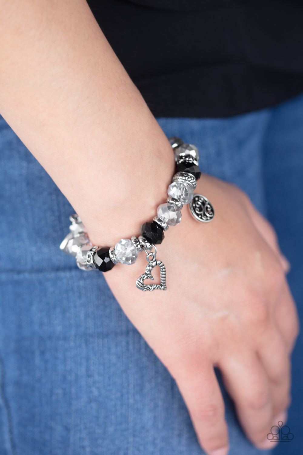 Fabulously Flirty - Black heart bracelet papa