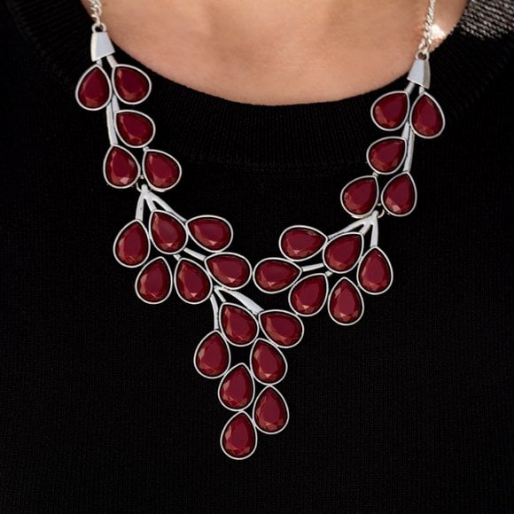 Eden Deity - Red short necklace set