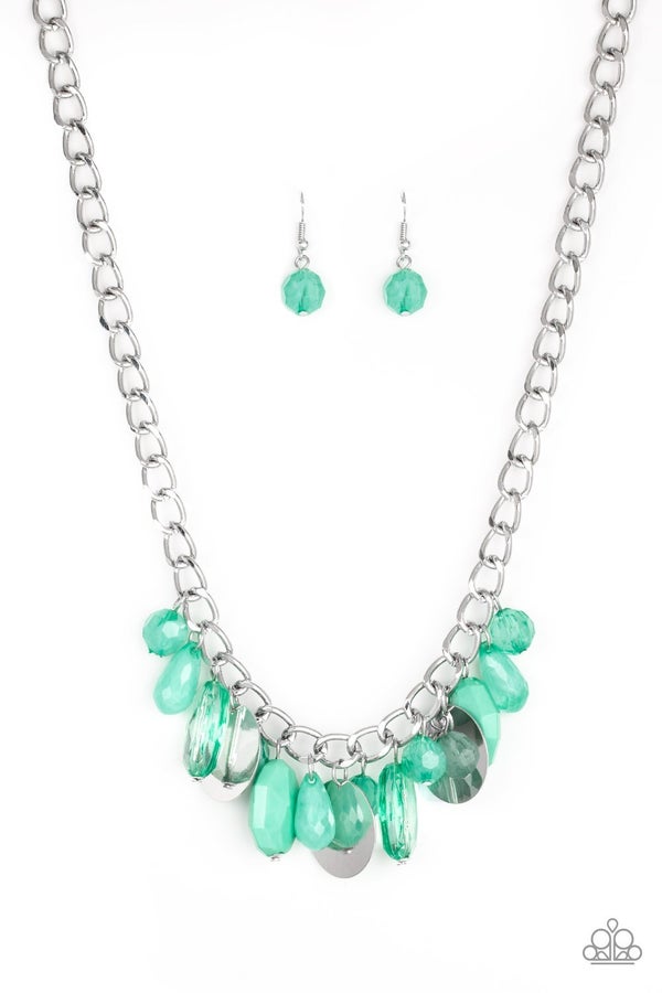 Treasure Shores. Green short necklace papa
