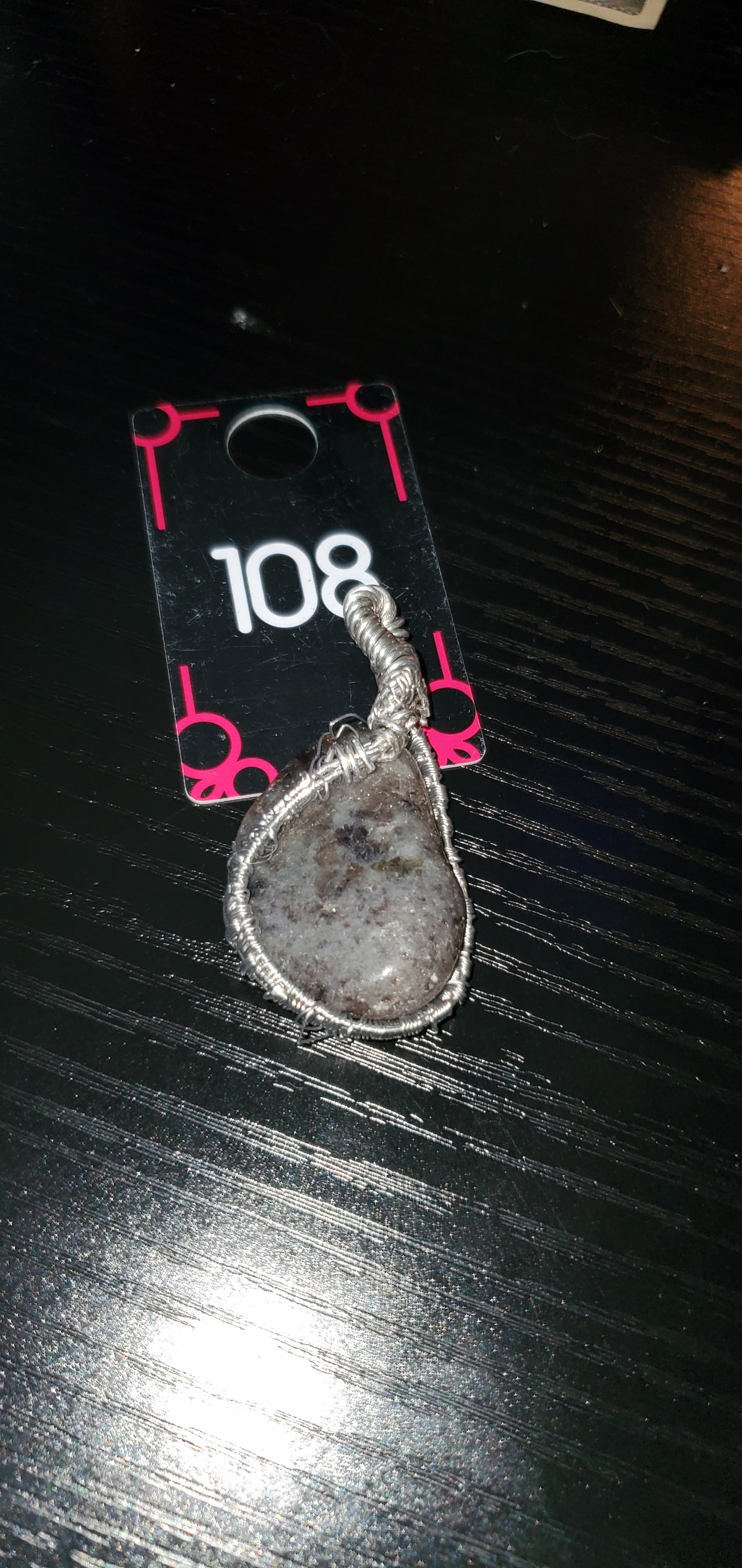 Handmade stone short necklace