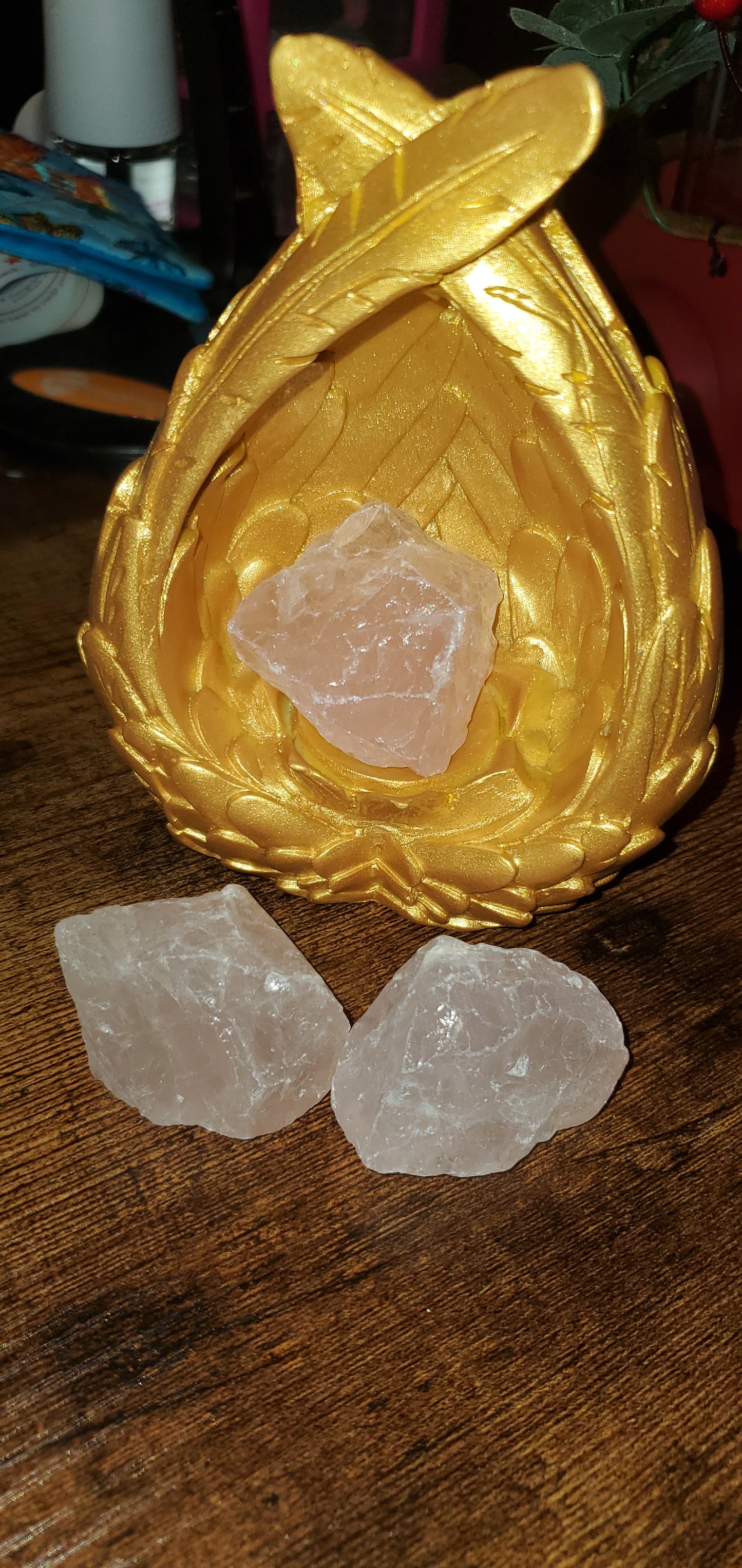 Rose quart's pink crystals semi raw