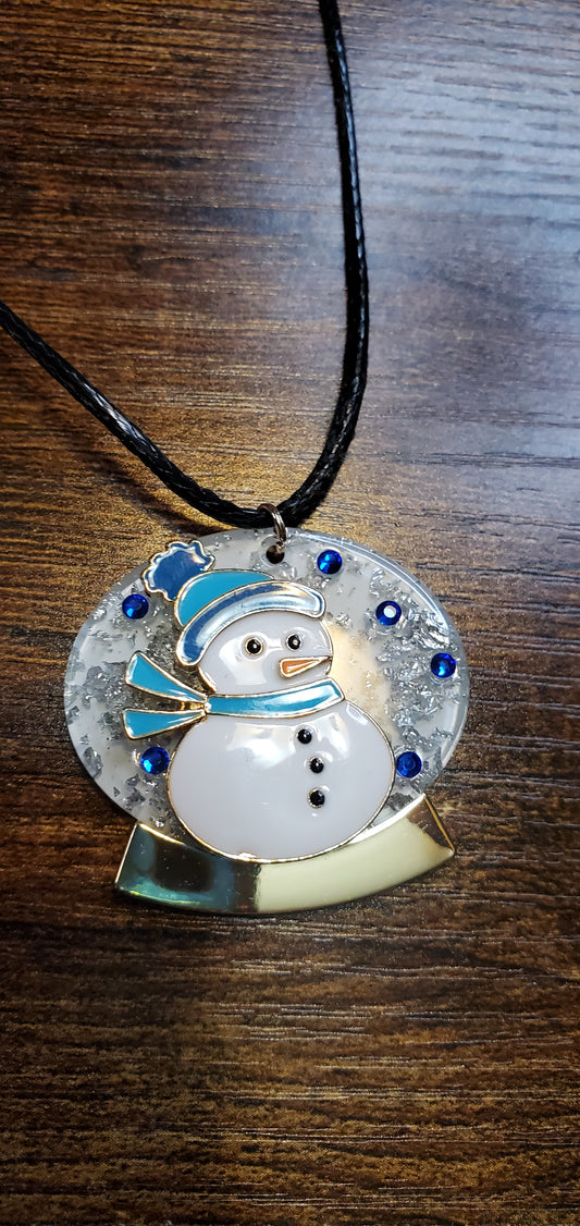 Snowman says hello short necklace