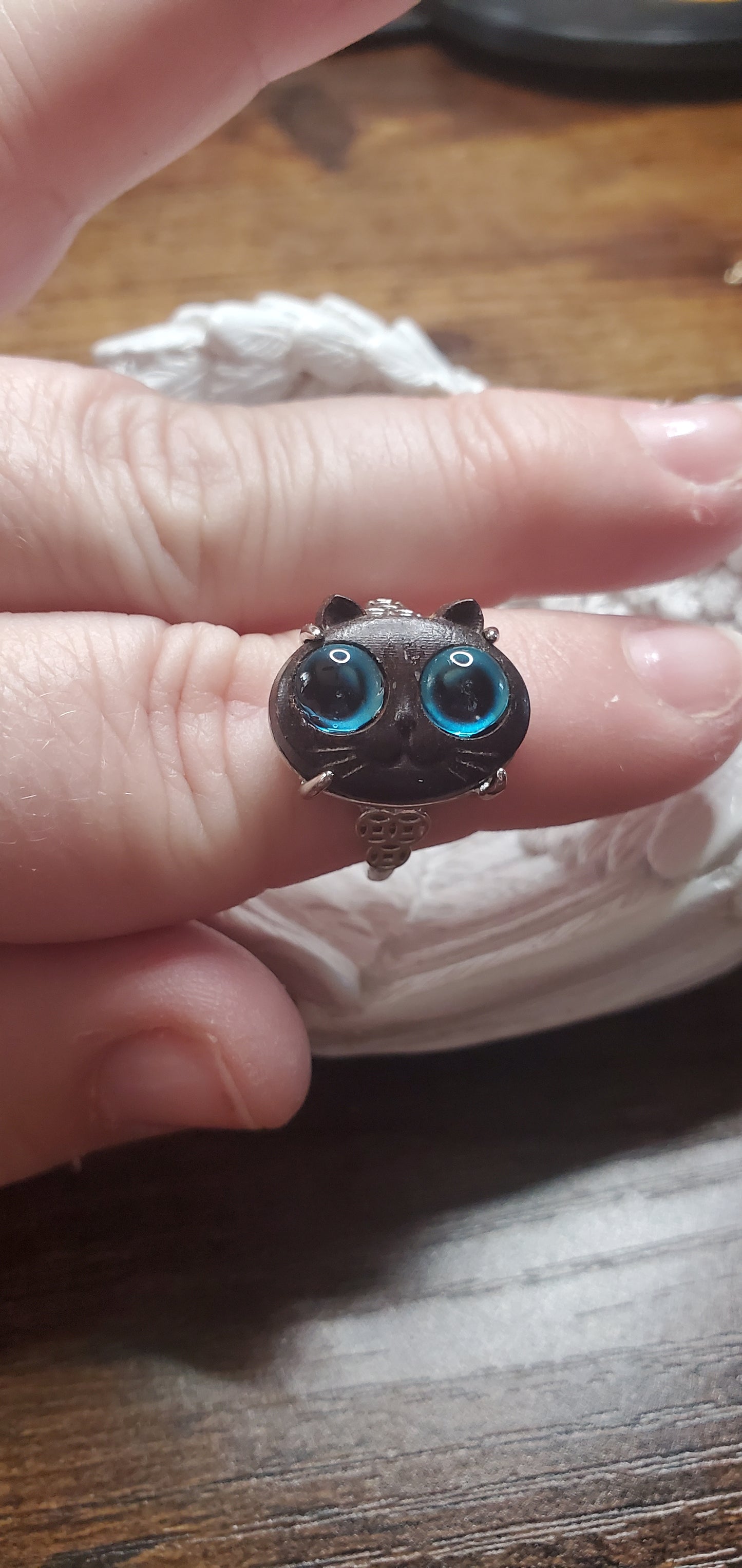 Kitty adjustable ring