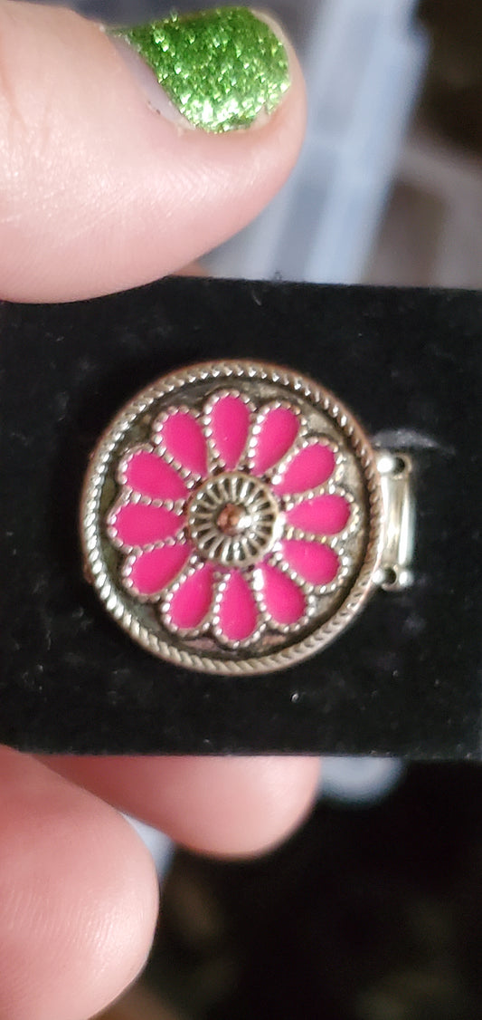 Round pink flower ring papa