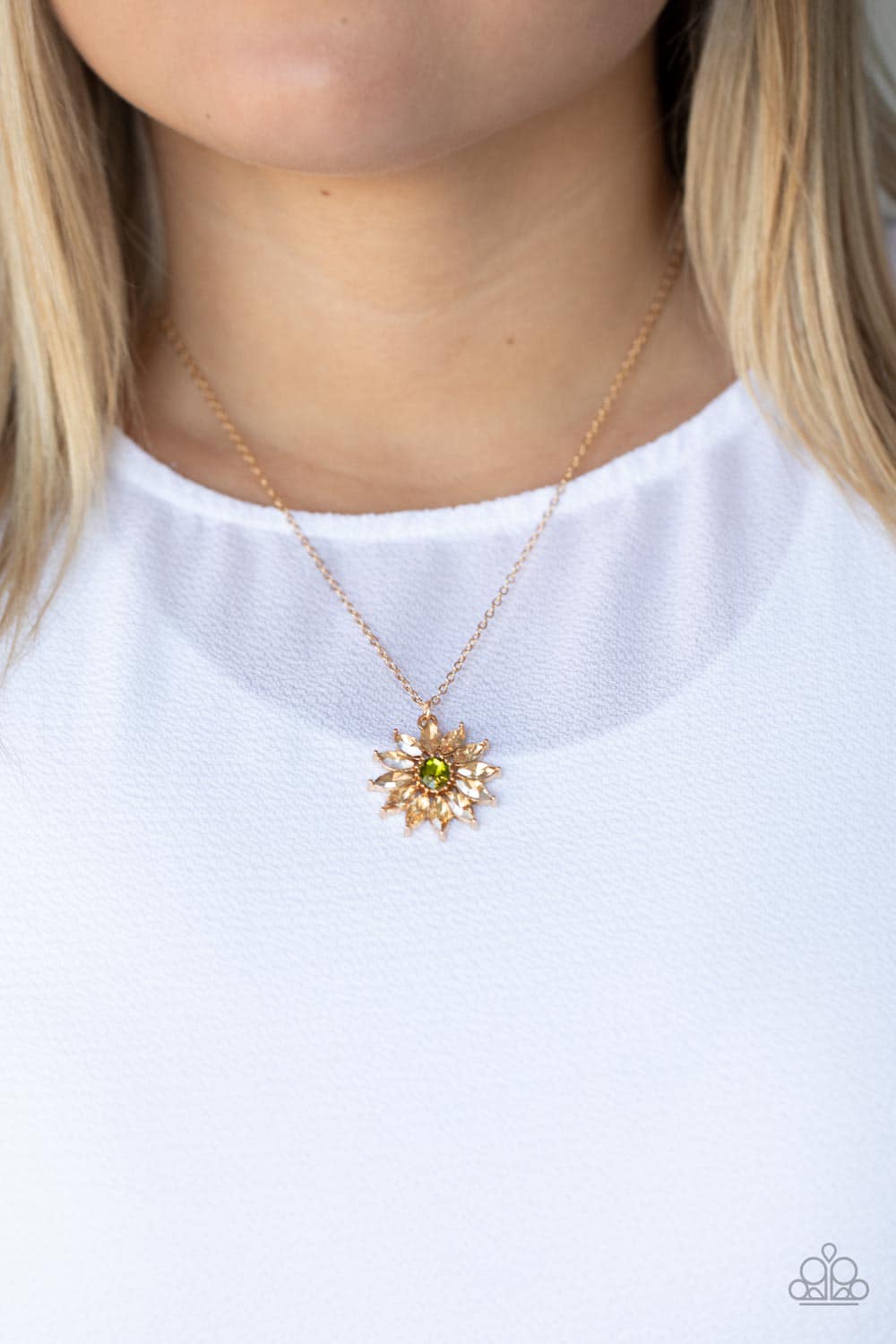 Formal Florals - Gold short necklace  147xx