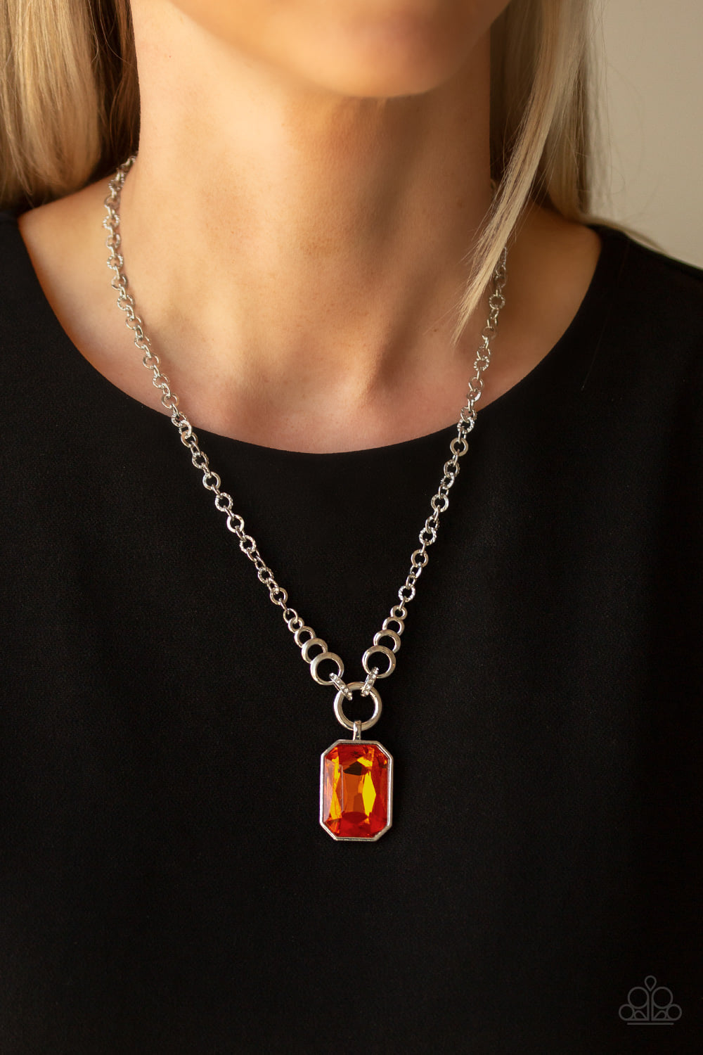 Queen bling orange Papa short necklace