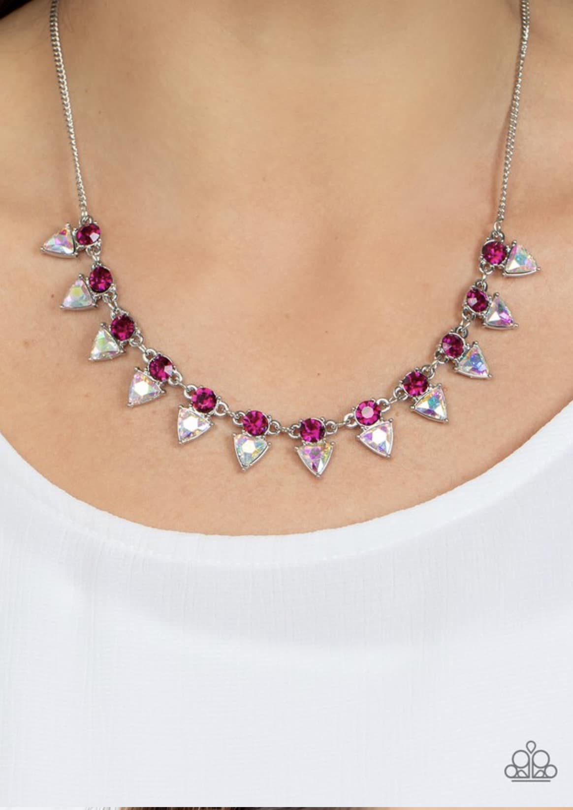 Razor-Sharp Refinement - Pink short necklace iridescent