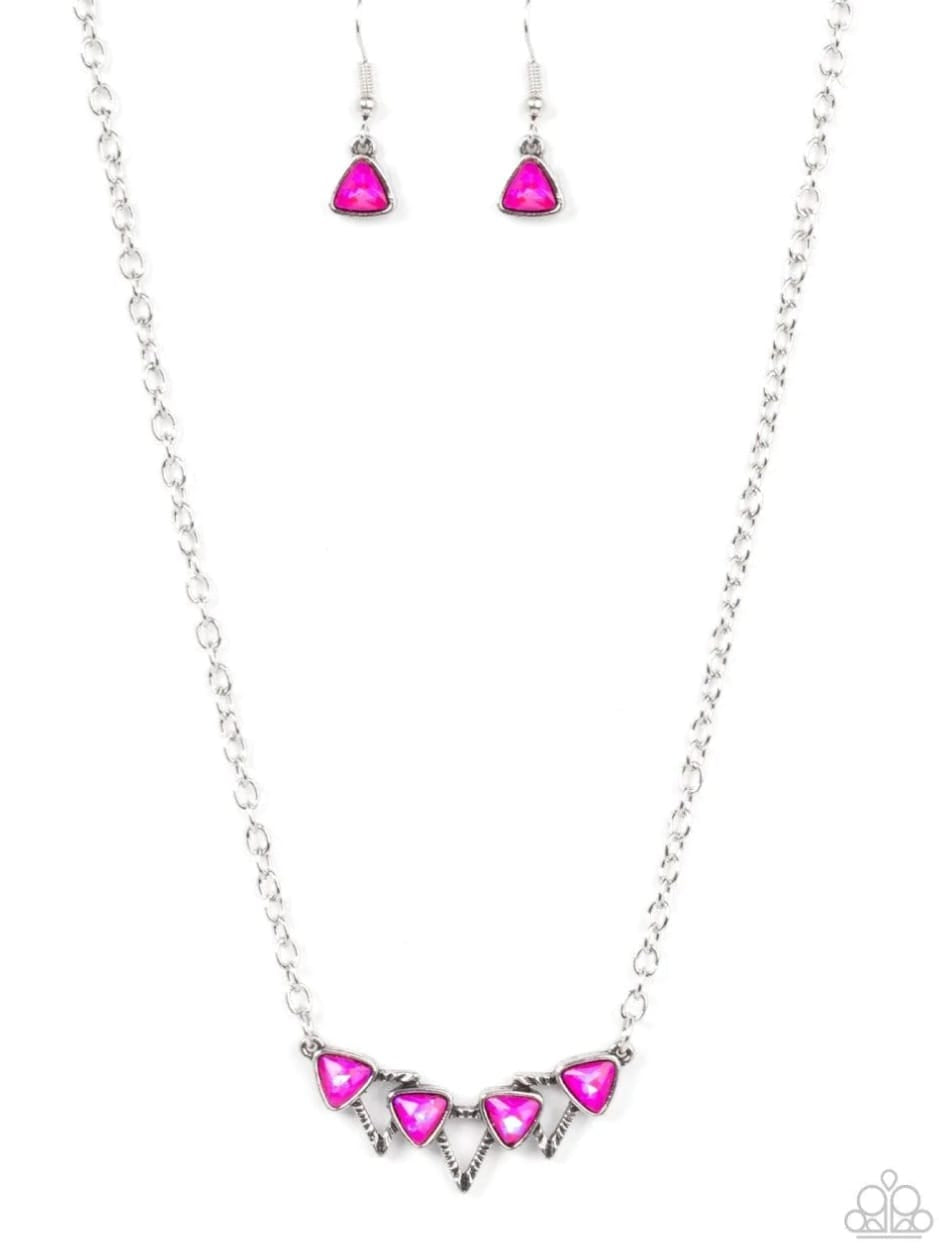pyramid Prowl pink  blue short necklace