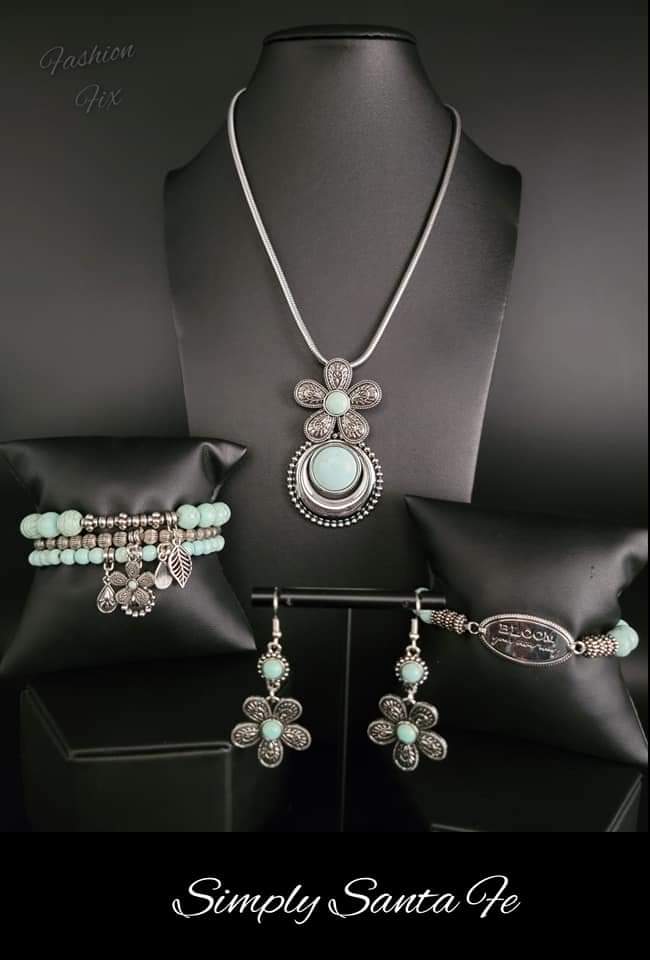 Simply Santa Fe ~ November 2022 set papa no necklace