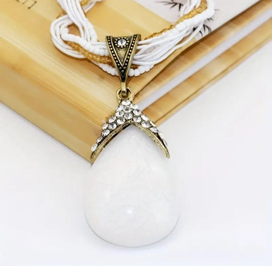 fancy white peacock short necklace 2202