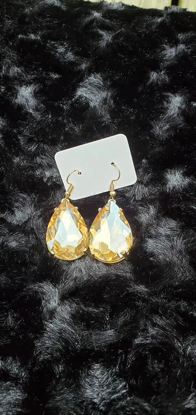 Gold tear earrings opal	kks116 post stud