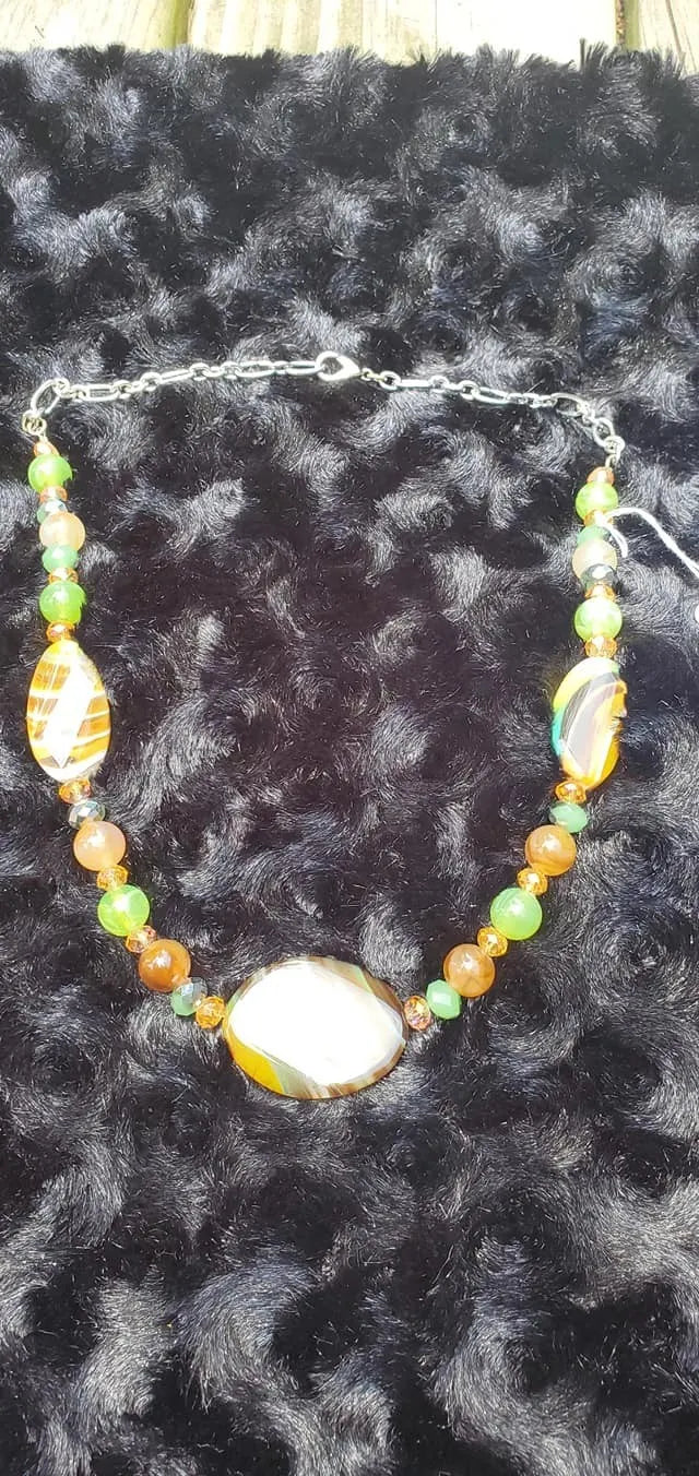 Crystal green short necklace