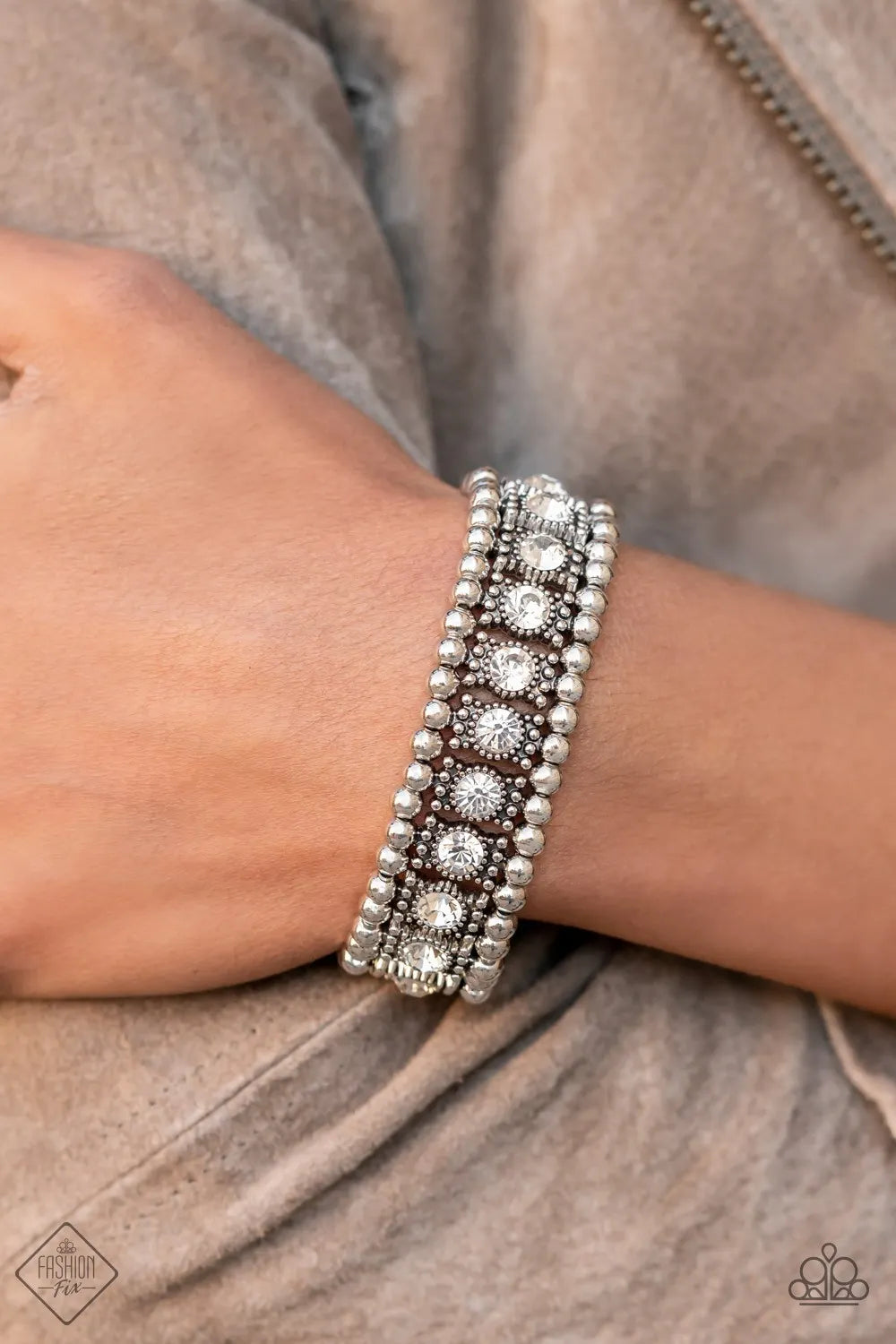 Ritzy Reboot - White stretchy bracelet