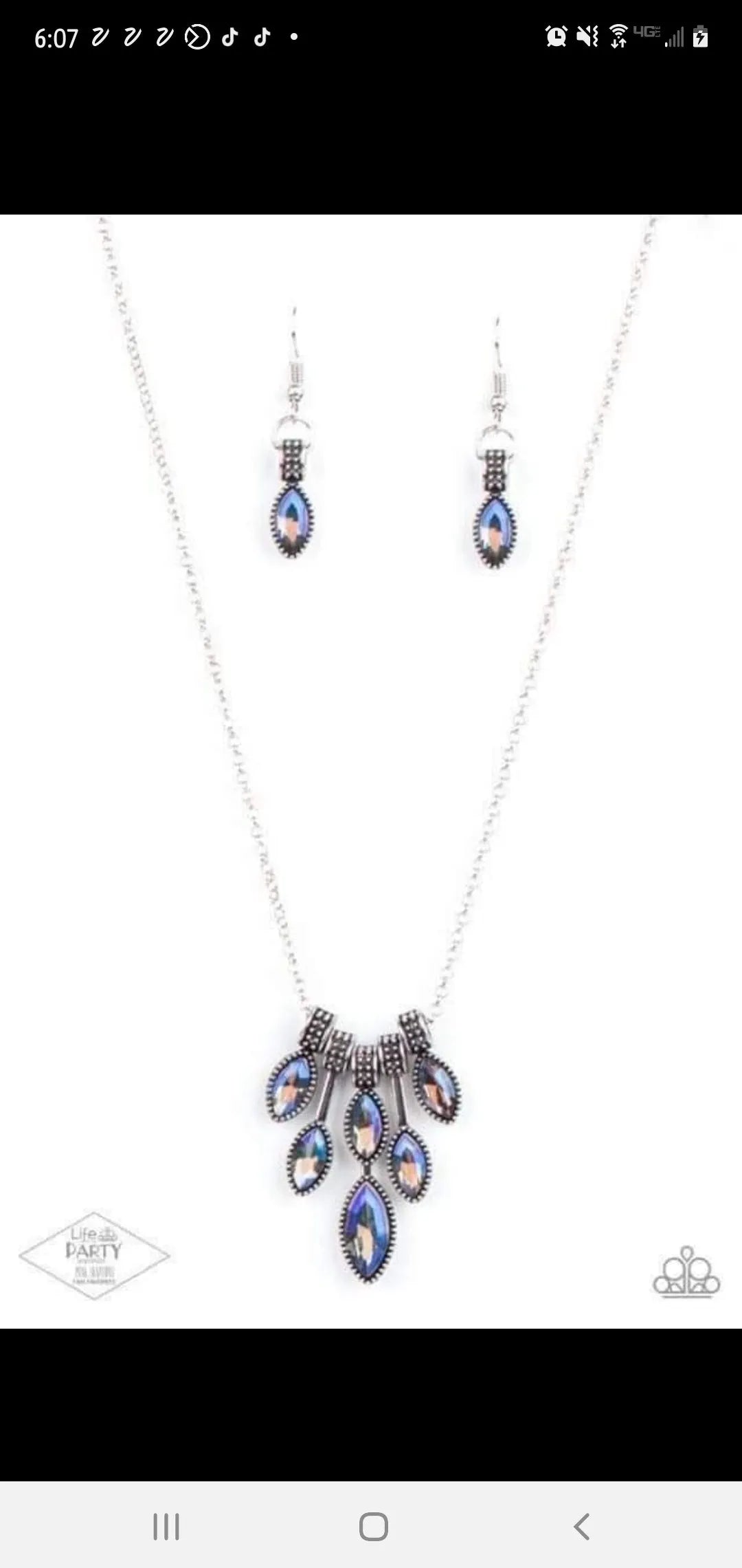 You Should See Me In A Crown - Multi short necklace