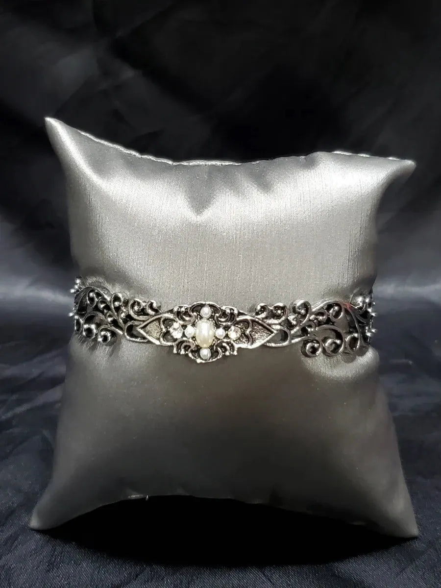 Victorian Vines - White bracelet papa