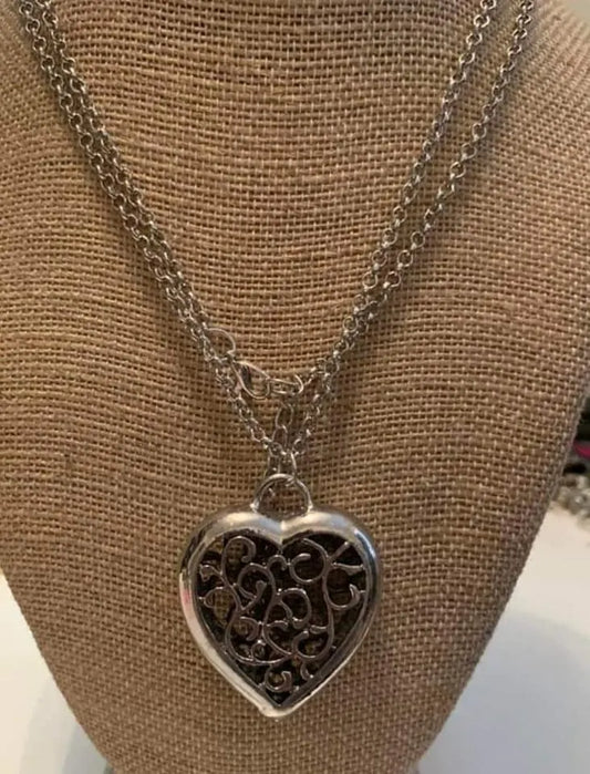 Victorian Valentine - Silver necklace long