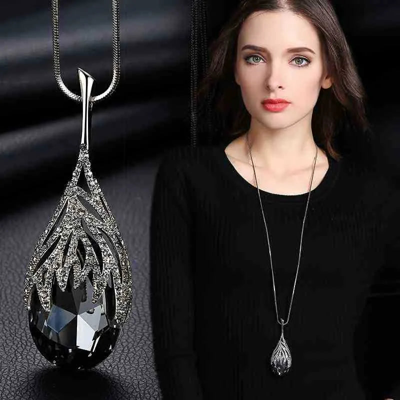 Glitter ball long green necklace 6303