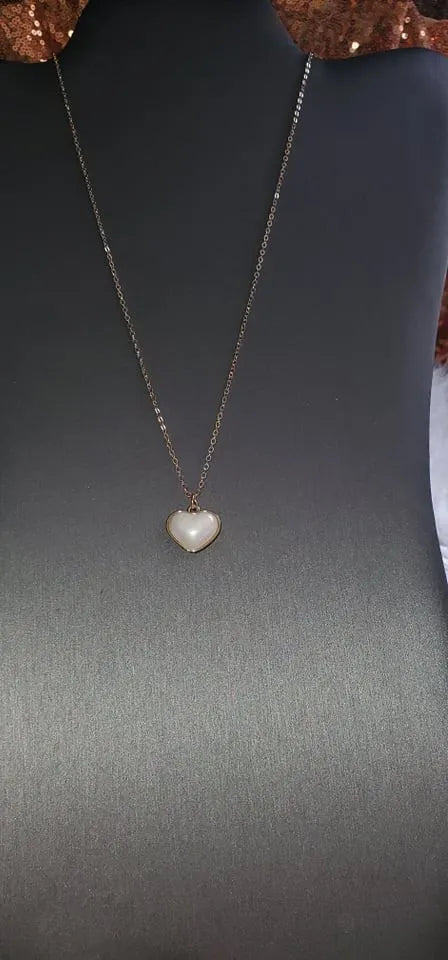 Golden Heart short necklace