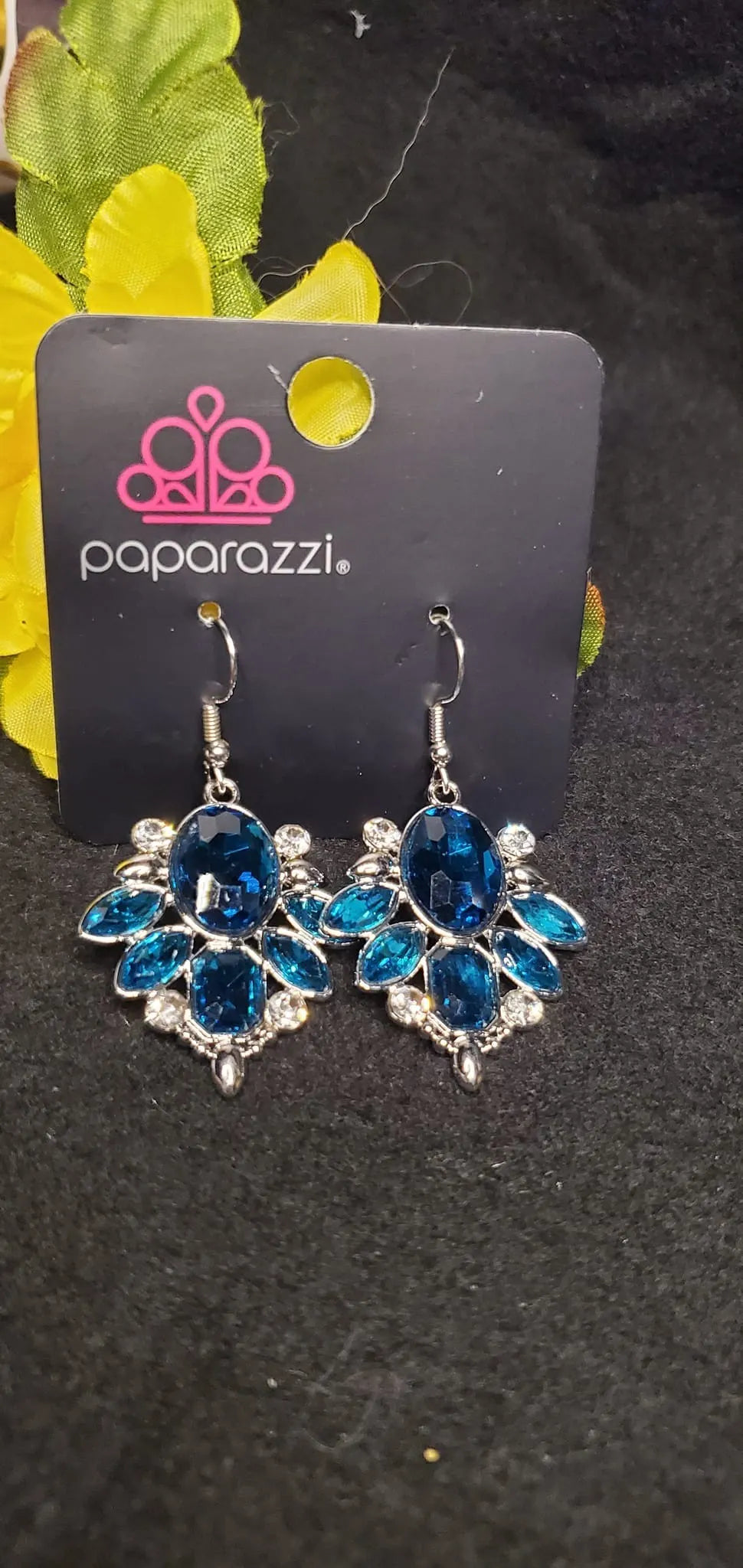 Glitzy Go-Getter - Blue earrings