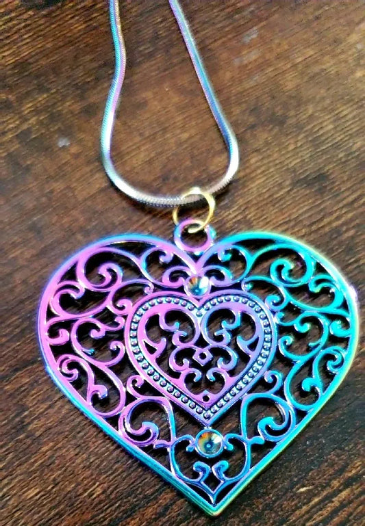 Oil heart necklace