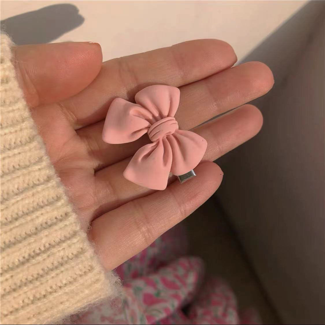 Mini pink bow hair clip 4650