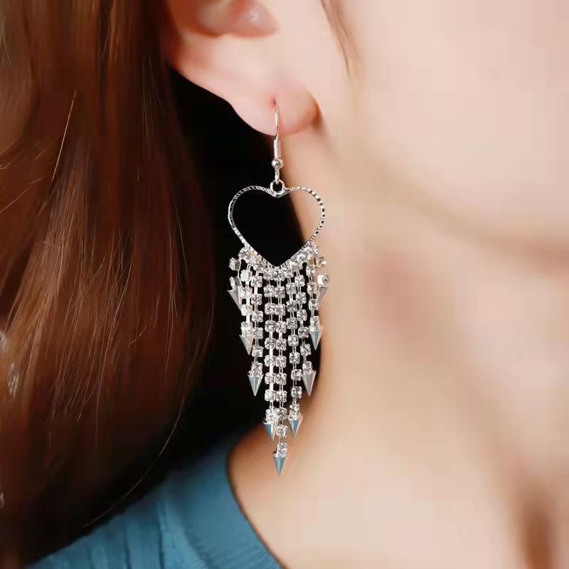 Drizzling heart silver earrings 7754