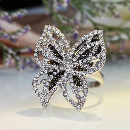 White butterfly ring 7423