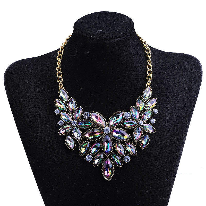 The Keira zi iridescent necklace