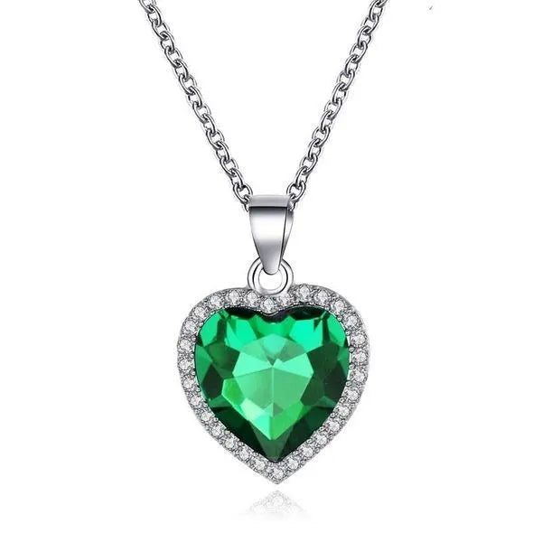 hearts of worlds blue green short necklace