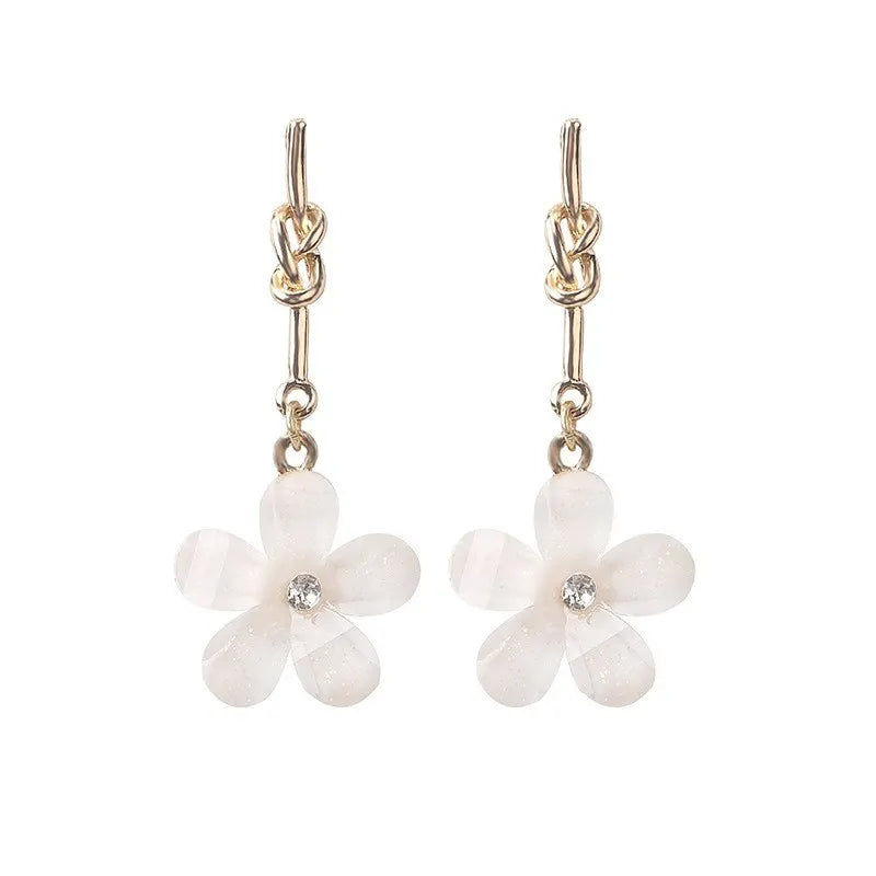 White flower earrings	6358